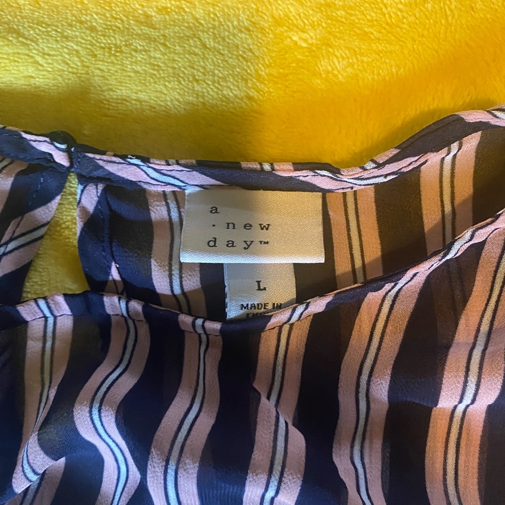 Beautiful shear blue &pink long sleeve striped blouse sz large - Picture 2 of 9
